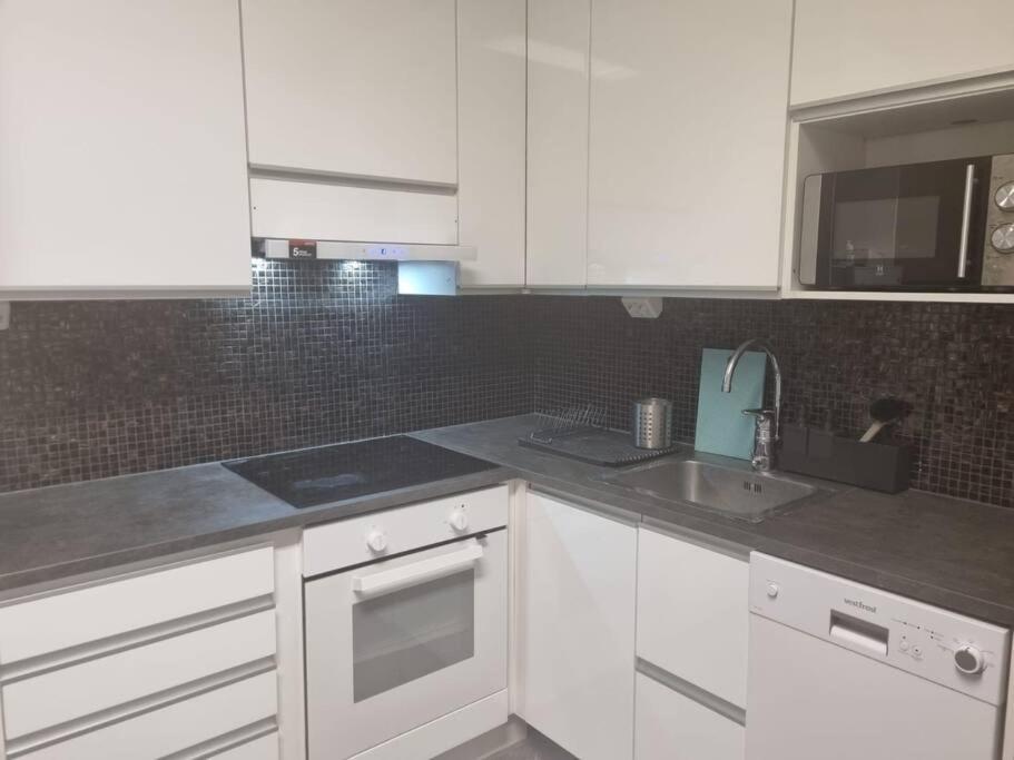 רובניימי Apartment In The City Center מראה חיצוני תמונה